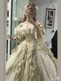 Victorian Ball Gowns, Old Fashion Dresses, Royal Dresses, Fairytale Dress, Fantasy Dress, Fancy Outfits, A Princess, Ball Dresses, Fancy Dresses