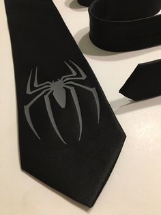 High Quality Necktie. Classic Adult Size 3.2'' at the widest point. Custom Made per order. Color Black. Spiderman Room, Spiderman Gifts, Marvel Clothes, Pretty Jewelry Necklaces, Street Style Outfits Men, Cool Ties, Spiderman Art, Amazing Spiderman, Amazing Spider