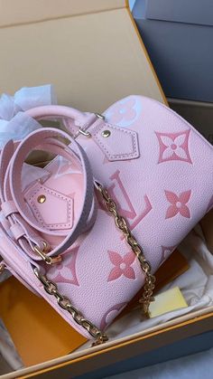 Tas Lv, Backpack Art, Expensive Bag, Unique Backpacks, My Style Bags, Luxury Bags Collection, Handbag Essentials, Girly Bags, Luxury Purses