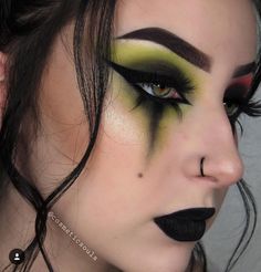 Green And Black Eyeshadow, Goth Eye Makeup, Yellow Makeup, Punk Makeup, Halloween Eye Makeup, Smink Inspiration, Black Eyeshadow