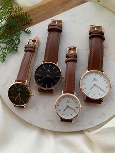 Trendy Watches Women, Sit Still Look Pretty, Mens Watches Classy, Minimal Watch, Timepiece Design, Diy Wire Earrings, Vintage Watches Women, Watches Women Leather, Bangles Jewelry Designs