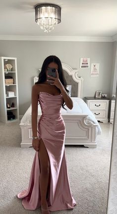 Prom Dress Inspo, Classy Prom, Prom Dresses Black, Deb Dresses, Prom Girl Dresses, Stunning Prom Dresses, Looks Party, Prom Dresses For Teens