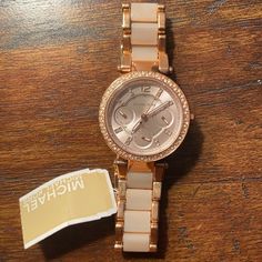 Nwt Michael Kors Watch Michael Kors Runway, Mk Watch, Beautiful Tiaras, White Watch, Authentic Watches, Unisex Watches, Michael Kors Accessories, Rose Gold Watch, Watch Model