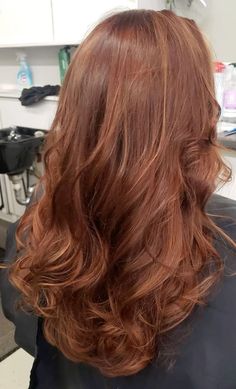 Fashion Bax Copper Hair Inspo Aesthetic, Auburn Hair With Subtle Highlights, Hair Color Ideas For Gueritas, Copper Red Brunette Hair, Copper Hair W Highlights, Hair Color Ginger Brown, Light Brunette Hair With Red Undertones, Auburn With Lowlights, Ginger Hair On Brown Hair