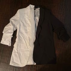 Best Fits A Size 8. Beautiful Colorblock Blazer. I Bought In Next Size Up But Missed The Return Time. Just Trying To Get What I Paid For It. White Patchwork Outerwear For Work, Trendy White Office Blazer, Spring Outerwear With Contrast Colors, Long Black Blazer, Black Tweed Jacket, Colorblock Jacket, Fall Blazer, Blue Weave, Yellow Blazer