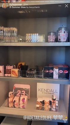 Kyle Cosmetics, Kylie Jenner Blonde, Stile Kylie Jenner, Kendall Jenner Makeup, Jenner House, Jenner Makeup