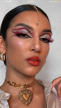 Aries Rising Makeup, Euforia Party, Makeup Bollywood, Aries Vibes, Egypt Makeup, Aries Rising, Middle Eastern Makeup