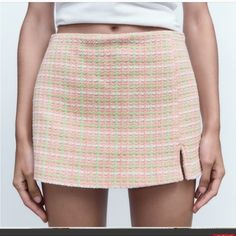 Zara Tweed Green And Pink Mini Skort Sz-M Nwt Trendy Tweed Bottoms For Spring, White Tweed Bottoms For Spring, Zara Tweed, Skirt A Line, Green Mini Skirt, Zara Shorts, Green And Pink, Pink Mini, Skorts