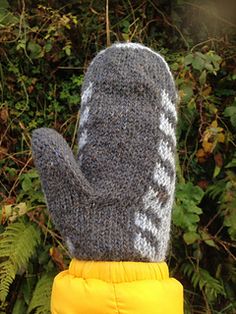 Ravelry: Nirah Mittens pattern by Rowan Durrant Gauntlet Mitten Pattern, Thrummed Mittens Pattern, Horse Mittens Knitting Patterns, Heart Mittens Knitting Pattern, Knitted Mittens Pattern Norwegian, Large Safety Pin, Snake Patterns