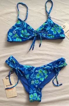 Cute Bathing Suits Aesthetic, Fun Bikinis, Swimsuits Aesthetic, Hawaii Swimsuit, Aesthetic Bikinis, Aesthetic Swimsuit, Swimsuit Aesthetic, Pool Outfits, Swimsuit Inspo