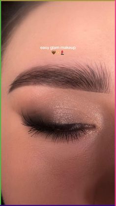 Make para se inspirar, smokey eye, olhos esfumados, esfumado marrom. Acesse a aula gratuita ⬇️ Easy Make Up Eyes, Natural Makeup Big Eyes, Natural Brown Smokey Eye, Smoky Eye Make Up, Brown Gold Smokey Eye Makeup, Smoky Eyes For Brown Eyes, Smokey Eye Makeup With Glitter, Natural Brown Makeup Look, Makeup Simple Looks