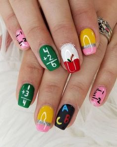 Teacher Nail Art, Teacher Makeup, Teacher Nails, School Nail Art, Chalkboard Nails, Pencil Nails, August Nails, Back To School Nails, School Nails