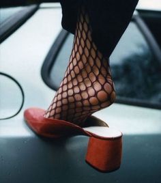 Shoes Details, Socks Outfit, Shoes Inspiration, Fashion Gone Rouge, Shoes Trendy, Trendy Shoes, Shoes Fashion