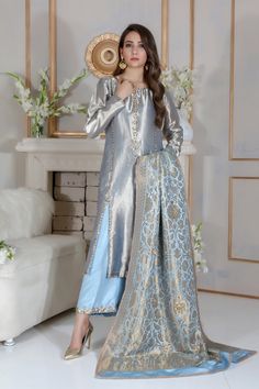 Designer Outfit, Pakistani Wedding Outfits, Pakistani Fancy Dresses, Pakistani Fashion Party Wear, Salwar Kamiz, Designer Party Wear Dresses, Boutique Dress Designs, Fancy Dress Design, Outfit Trends