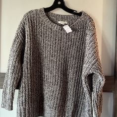 Super Cute And Cozy Sweater. Smoke And Pet Free Home. (51) Cozy Sweater, Grey Women, Cozy Sweaters, Colorful Sweaters, Heathers, Heather Grey, American Eagle Outfitters, American Eagle, Scoop Neck