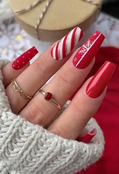 Red And White Nails, Holiday Nails Christmas, Winter Nails Acrylic, Snowflake Nails