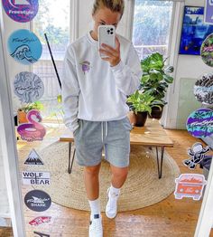 Tomboy Fits Summer, Lesbian Swim Outfit, Sporty Tomboy Outfits, Tomboy Style Summer, Butch Aesthetic, Summer Tomboy Outfits, Cute Tomboy Outfits