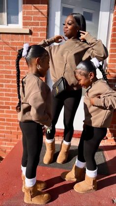 Matching Fall Outfits Mother Daughter, Mother Daughter Fall Outfits, Cute Family Fall Picture Outfits, Mom And Daughter Fall Outfits, Fall Mommy Daughter Pictures, Family 2 Daughters, Mommy Daughter Outfits Black, Mommy And Me Outfits Black People