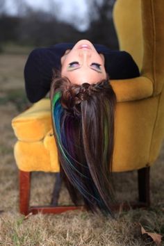 summer idea: hair chalking! must try Dunner Wordend Haar, Brunette Color, Unique Hair, Oil Pastels, Brunette Hair