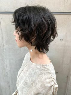 40代女性に似合うマッシュウルフ特集。美シルエットで小顔見えも叶える | folk Pixie Haircut Ideas, Haircut 2024, Shaggy Short Hair, Mens Haircut, Big Forehead, Men Haircut, Men's Haircut