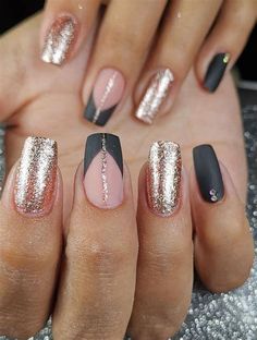 LiliCarmel New Years Eve Nails Ideas Classy Almond, New Years Dip Nails, New Years Nails 2022 Trends, New Year Nails Design 2022, New Years Nails 2023, New Years Eve Nails, Smink Inspiration, Her Nails, New Year's Nails