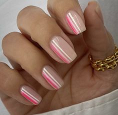 Pink Gel Nails Designs, Summer Vacation Nails, Short Pink Nails, Unghie Sfumate, Hubba Bubba, Pink Gel Nails, Hot Pink Nails, Striped Nails