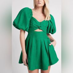 Aje. Dusk Knot Puff Sleeve Mini Dress In Emerald Green Size Us 6 / Au 10 *Fits Like A M, See Size Guide In Photos* Fabric: 69% Linen, 31% Viscose; Lining 100% Cotton Never Been Worn, New With Tags. Beautiful Color, High Quality Thick Material. Supportive Chest. Pleated Accents. Evening Mini Dresses, Puff Sleeve Mini Dress, Looks Party, Skirt Mini, House Of Harlow 1960, House Of Harlow, Puffed Sleeves Dress, Fall 2022, Looks Vintage