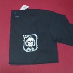 Vans Brand New With Tag Size Small Black And White Skull Off The Wall Vans Shirts, Vans Shirt, Vans Black And White, Vans Black, Vans Off The Wall, Mens Vans, Off The Wall, The Wall, Tee Shirts