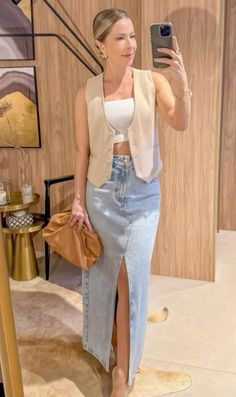 #outfitoftheday #outfitstyle #ootd #fashion Eurotrip Outfits, Waistcoat Outfit, Midi Outfits, Midi Jeans, Jeans Look, Office Outfits Women, Event Outfit, Trendy Chic