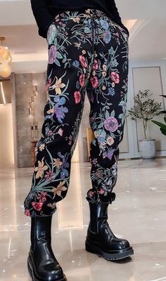 Fem Enby Outfits, Dark Floral Fashion, Patterned Trousers Outfit, Floral Trousers Outfit, Nonbinary Clothes, Gender Queer Fashion, Agender Fashion, Eccentric Outfits, Enby Style