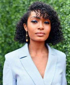 Yara Shahidi, Long Bob Haircuts, Lob Haircut, Celebrity Hair Stylist, Home Design Ideas, Celebrity Hairstyles, Undercut, Curly Hair Styles Naturally