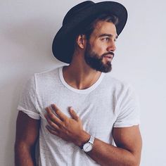 Guy Outfits, Man With A Beard, Mens Hats Fashion, Mens Photoshoot Poses, Mens Hat, Hipster Man, Mens Fashion Rugged, Awesome Beards, Beard Styles For Men