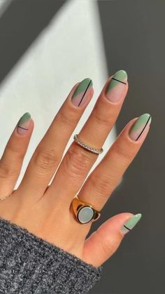 Get ready for the cozy vibes of early fall with these gorgeous nail designs! 🍂🍁 From warm neutrals to bold pops of color, these nails will have you feeling all the autumn feels. #EarlyFallNails #CozyVibes #AutumnFeels #NailInspo #FallMani #NailGoals #SeasonalNails #NailArt #FallColors #PumpkinSpiceEverything Easy Nail Polish Designs, Unghie Sfumate, Colorful Nails, Minimal Nails, Simple Nail Art Designs, Trendy Nail Art, Nail Polish Designs, Fall Nail, Chic Nails