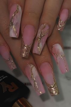 Pink marble Nail Marble Rose Gold Nails, Nail Art Designs Pink Rose Gold, Valentine Marble Nails, Dusty Pink Nails Rose Gold, Pink And Red Marble Nails, Pink Marble Nails With Gold Flakes, Pink And Gold Marble Nails, Chrome Marble Nails, Marble Red Nails