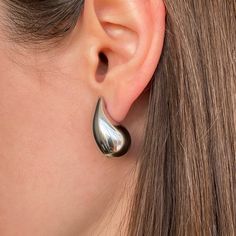 Earrings in the shape of a drop are the bestseller of the year. By choosing this trendy model in our store, you get quality earrings for everyday wear. They are lightweight and comfortable. This is a wonderful gift for a friend, sister, or mother. Material: Stainless Steel. Size 2,8cm*1,6cm. 🔸more from us🔸 https://www.etsy.com/shop/DoraJewelryAccessory Modern Single Teardrop Clip-on Earring, Modern Teardrop Single Clip-on Earring, Hypoallergenic Teardrop Plug Earrings, Earrings Teardrop, Earrings Trendy, Earrings Minimalist, Trendy Earrings, Silver Drop Earrings, Minimalist Earrings