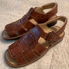 (Primavera Calzado) Brand New Size: Us Mens 8 1/2 (Mexico Mens 27) Color: Brown Black Birkenstocks, Mexican Huaraches, White Clogs, Birkenstock Men, Brown Flip Flops, Birkenstock Sandals Arizona, Yellow Sandals, Fisherman Sandals, Authentic Mexican