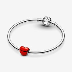 Make your style pop with the Metallic Red Heart Charm. Hand-finished in sterling silver, this heart-shaped piece is decorated with hand-applied transparent red enamel so that the base shines through. The perfect balance between opaque and translucent, allow this reflective design to stand out by teaming it with minimal charms on your Pandora Moments bracelet. Alternatively, wear with other colorful pieces for a vibrant finish. - Pandora Metallic Red Heart Charm - Enamel / Sterling silver / Red Pandora Moments Bracelet, Pandora Essence, Disney Necklace, Pearl Jewelry Gift, Star And Moon Necklace, Infinity Earrings, Pearl Engagement Ring, Bracelet Pandora, Gold Armband