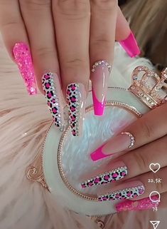 Hot Pink Bling Nails, Vacation Nails Ideas, Gloomy Autumn, Break From Reality, Autumn Manicure, Nails Vacation, Quartz Nails