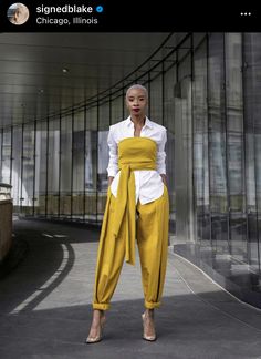 What Goes With Yellow Clothes, Modern Fashion Outfits For Women, Afrofuturism Fashion, Hammer Pants, Ankara Jumpsuit, Creative Outfits, Modern Tops, Chique Outfits, Womens Pants