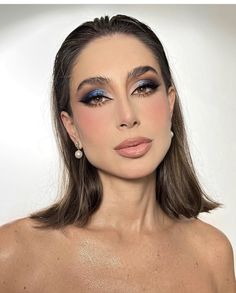 Makeup Looks For Navy Blue Dress, Baby Blue Makeup, Makeup Azul, Summer Eye Makeup, Prom Eye Makeup, Formal Makeup