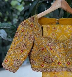 Red Blouse Design, Wedding Blouses, Maggam Designs, Choli Design, Handwork Blouse, Blouse Works, Bridal Blouses, Maggam Work Blouse