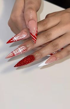 Christmas Nail Designs Stiletto, Xmas Nails 2024, Christmas Stiletto Nails Designs, Red Holiday Nails Acrylic, Christmas Stiletto Nails, Stiletto Christmas Nails, Christmas Almond Nails, Stylish Nails Designs