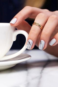 How To Do White Marble Nails | Le Fashion | Bloglovin’ Nail Photography, Nagellack Trends, Minimalist Nail Art, Easy Nails, Her Nails, Nail Photos, Rocker Chic, Marble Nails