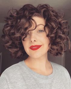 Bob Haircut Curly, Curly Hair Photos, Short Curly Haircuts, Beautiful Curly Hair, Hair With Bangs, Curly Hair With Bangs, Curly Bob Hairstyles