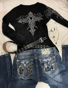 Y2k Outfits With Jeans, Styling Miss Me Jeans, Grunge Y2k Outfits Aesthetic, Y2k Miss Me Jeans Outfit, Y2 K Outfit, Affliction Clothing Women Outfits, 2000s Fashion Outfits Grunge, Miss Me Jean Outfits, How To Style Miss Me Jeans