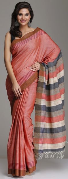 Sari Draping Styles, Ethnic Fashion Indian, Indian Ethnic Fashion, Fashion Indian, Global Village, Simple Sarees, Traditional Saree, Ethnic Sarees, Elegant Saree