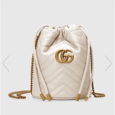 Bag Is Brand New I Only Used It Twice. I Have All Original Tags, Dust-Bag And Box. Gg Marmont Mini Bucket Bag, White Bucket Bag, Tas Lv, Gg Marmont Bag, Gucci Gg Marmont Mini, Gg Marmont Mini, Gucci Mini, Mini Bucket Bag, Face Graphic