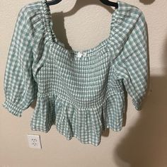 New Women’s Morgan Taylor Gingham Size Large Tops Brand New, Never Worn. Women’s Size Large Please Make An Offer. Thank You! Casual Gingham Top For Picnic, Green Casual Top For Picnic, Spring Green Tops For Picnic, Summer Casual Tops With Grid Pattern, Casual Summer Tops With Grid Pattern, Green Tops For Spring Picnic, Trendy Grid Pattern Tops For Spring, Cute Gingham Long Sleeve Tops, Casual Grid Pattern Tops For Summer