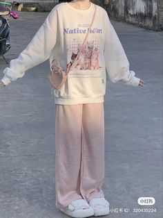 Soft Japanese Fashion, Cute Pink Baggy Outfits, Soft Outfits, Japanese Outfits Aesthetic, Japanese Casual Outfits, Casual Kawaii Outfits, Cute Oversized Hoodies Pink, Soft Pink Outfit Korean, Pink Harajuku Style Winter Sweater