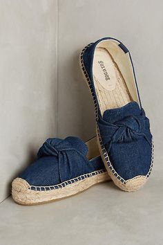 Denim Espadrilles, Trending Womens Shoes, Espadrilles Shoes, Shoe Wardrobe, Studded Heels, Platform Espadrilles, Denim Shoes, Shoes Loafers, Pretty Shoes